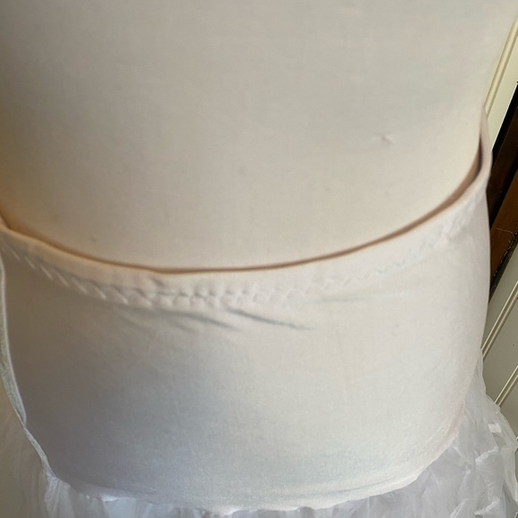 - White tulle slip tiered ruffle for 50's fit flare skirt - Picture 3 of 6